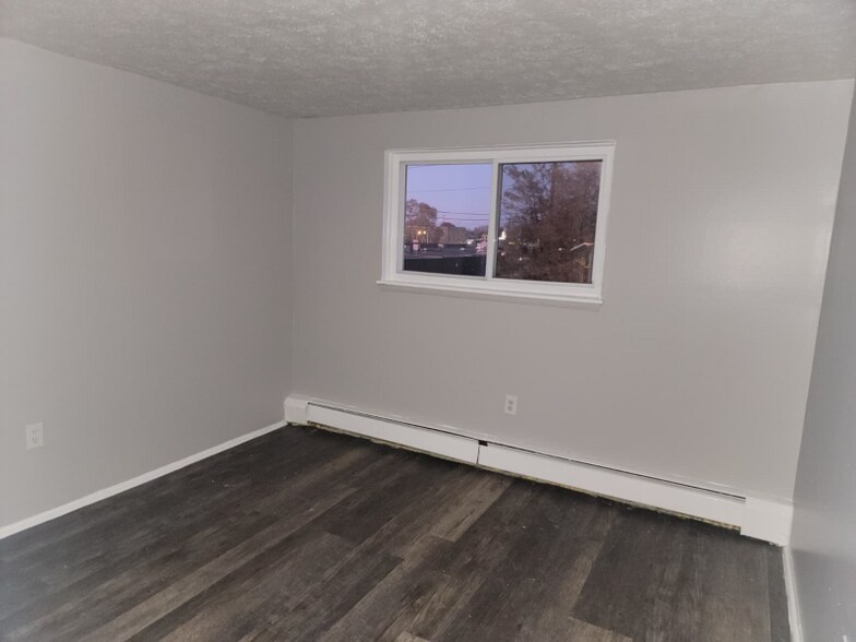 Building Photo - 13540 Superior Rd