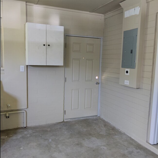 Building Photo - 112 Frances Dr