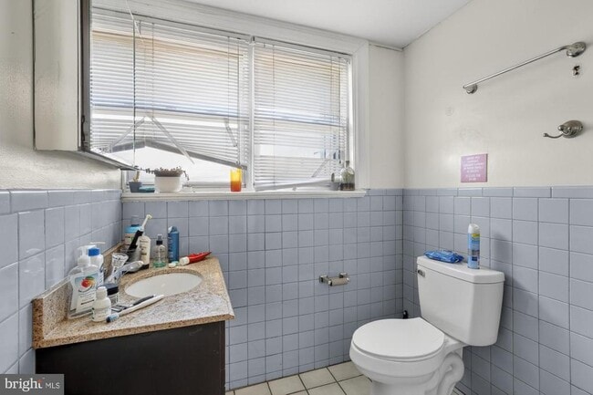 Building Photo - 4011 Pine St