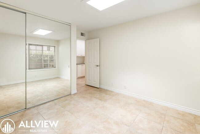 Building Photo - Elegant 3 Bed 2 Bath Home Available in the Heart of Woodbridge!
