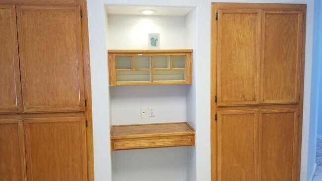 Building Photo - Beautiful 4 bedroom/2.5 bath South Davis Home!