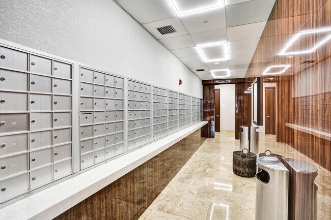 Building Photo - 99 SE Mizner Blvd