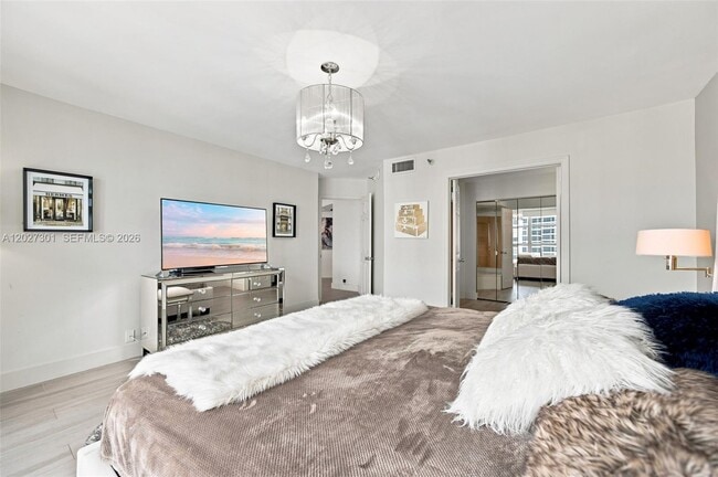 Building Photo - 3500 Mystic Pointe Dr