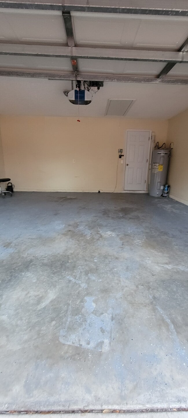 Building Photo - 2519 Tansboro Dr