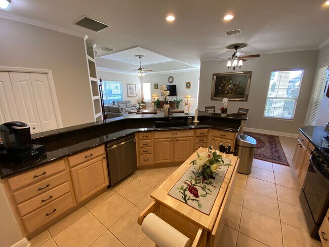 Building Photo - Spectacular and Luxurious Turnkey ANNUAL or SEASONAL Lease in The Village of Bridgeport