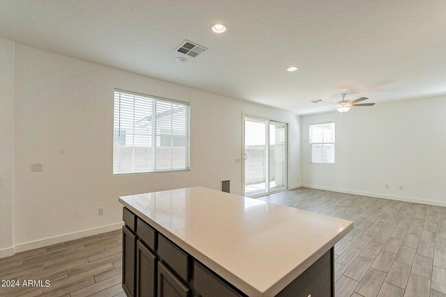 Building Photo - 5544 S Dillon