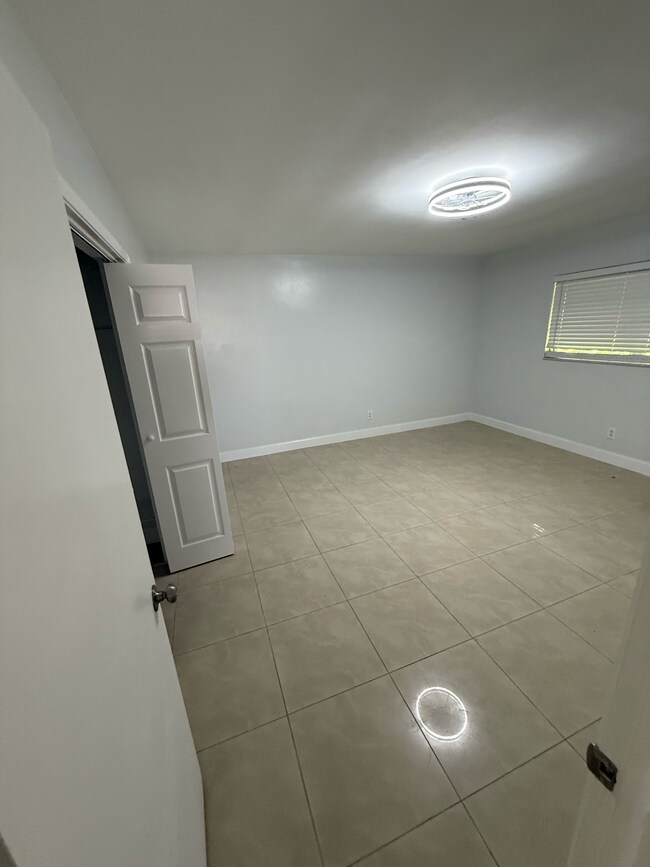 Building Photo - 2247 Taylor St