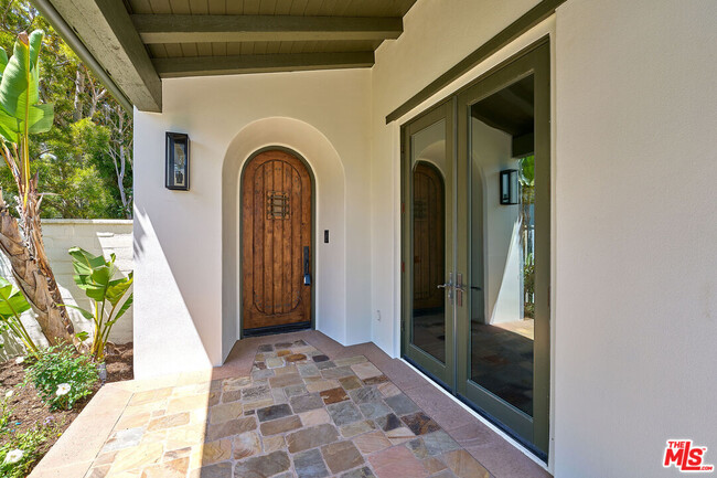 Building Photo - 9 Coral Cay