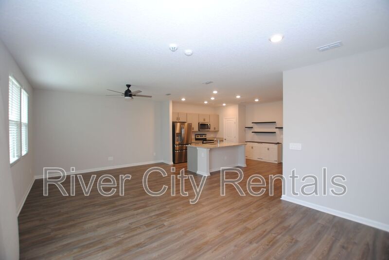 Building Photo - 14655 Macadamia Ln