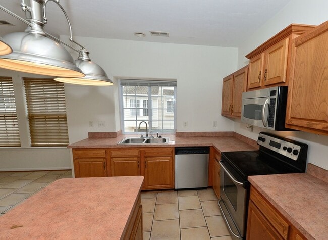 Building Photo - Harbourview Community