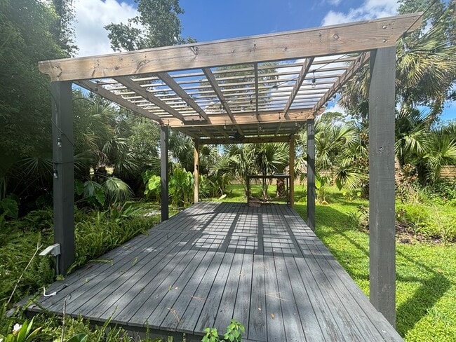 Building Photo - 802 Marvin Ave