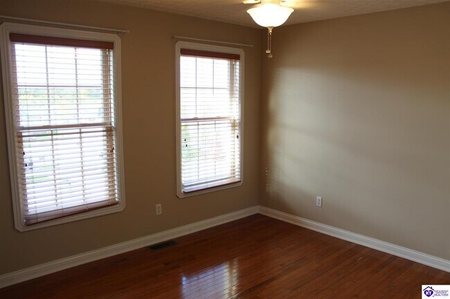 Building Photo - 113 Sugar Hill Dr