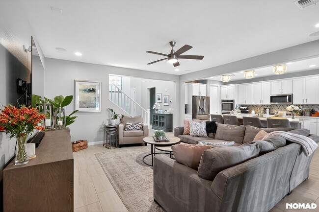 Building Photo - 4060 S Thistle Dr