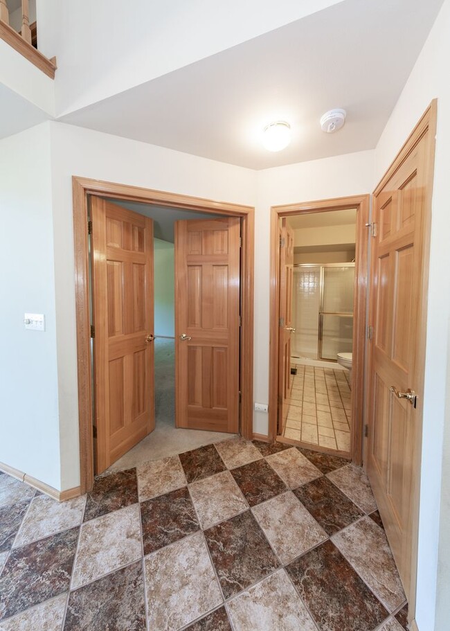Building Photo - *COMING SOON* 5 Bedroom Broadmoor Beauty A...
