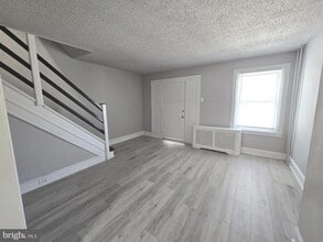 Building Photo - 2642 S 67th St