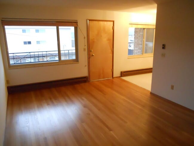 Interior Photo - Glen Ellyn