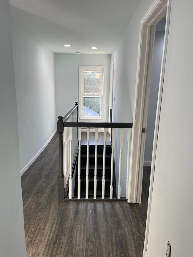 Building Photo - 120 W Owens Ave