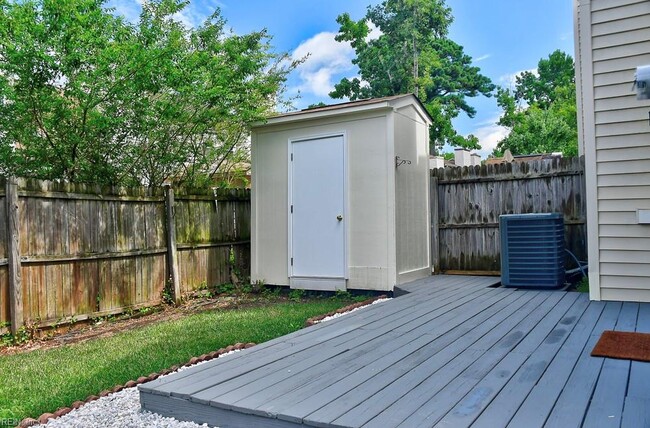 Building Photo - 435 Wayman Ln