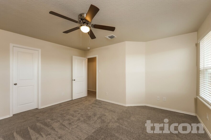 Building Photo - 13215 Winemaker Dr