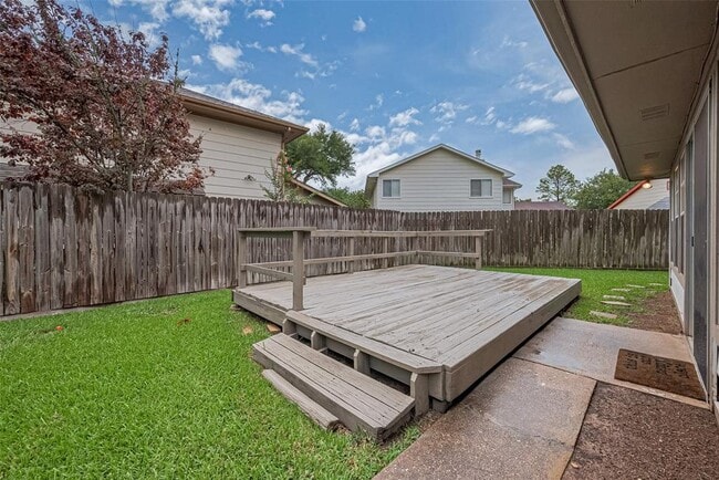 Building Photo - 2115 Streamcrest Ln