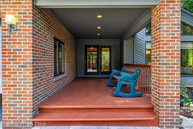 Building Photo - 18990 Beck Rd