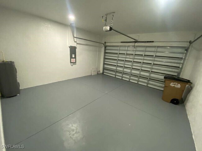 Building Photo - 2632 NW 4th Ave