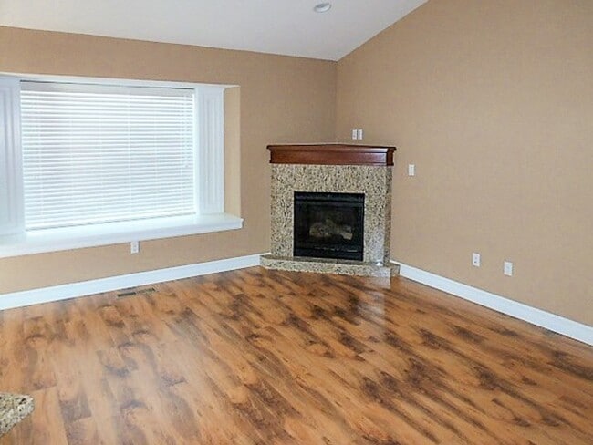 Building Photo - 2507 Locksley Ave SE