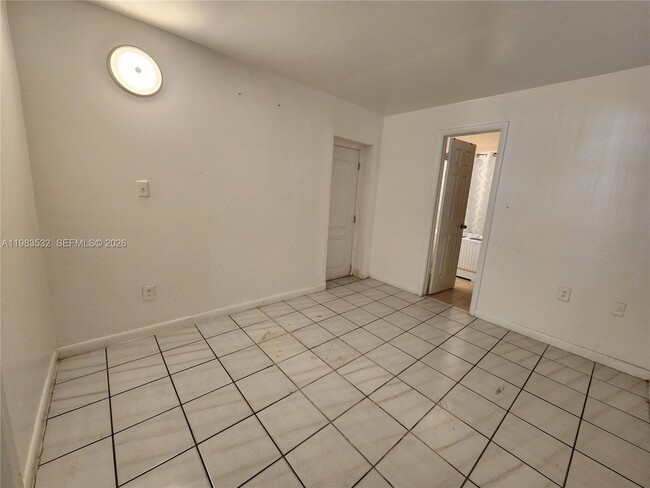 Building Photo - 2210 SW 89th Ct