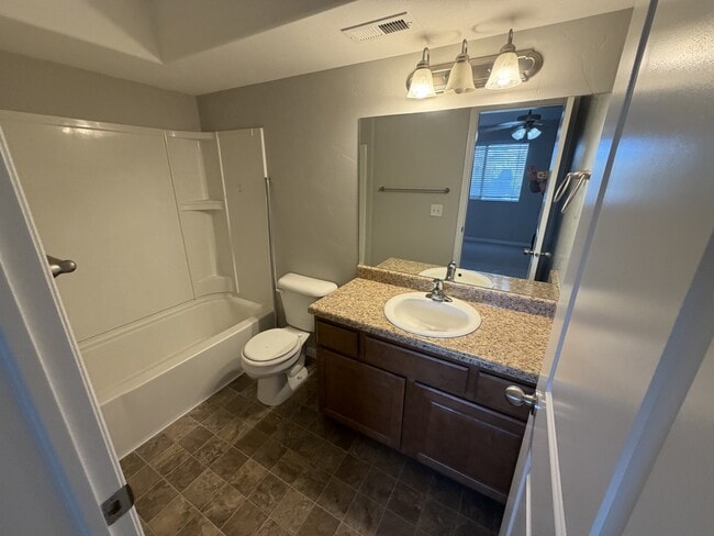 Building Photo - 999 Village River Ln