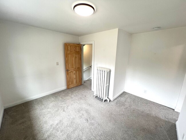 Building Photo - 3 Bedroom, 1 Bathroom Single-Family Home!