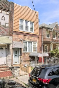 Building Photo - 210 E 55th St