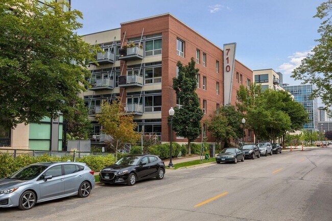 Building Photo - 710 N 4th St