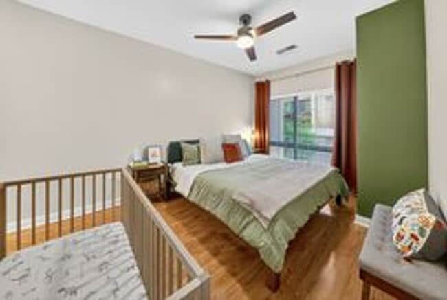 Building Photo - Stunning 1BR/ 1BA Condo with Den and Garag...