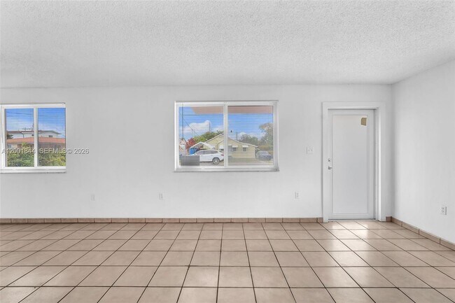 Building Photo - 535 NW 44th Ave