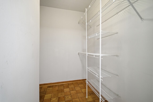 Building Photo - 1255 N Sterling Ave