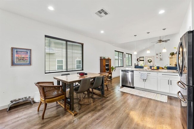 Building Photo - 205 Hanauma Dr