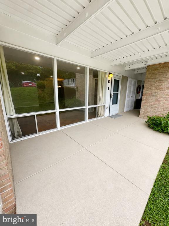 Building Photo - 7521 Spring Lake Dr