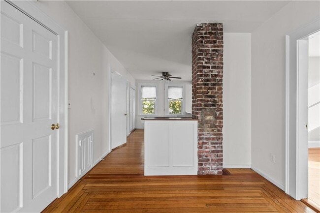 Building Photo - 24 Atlantic St