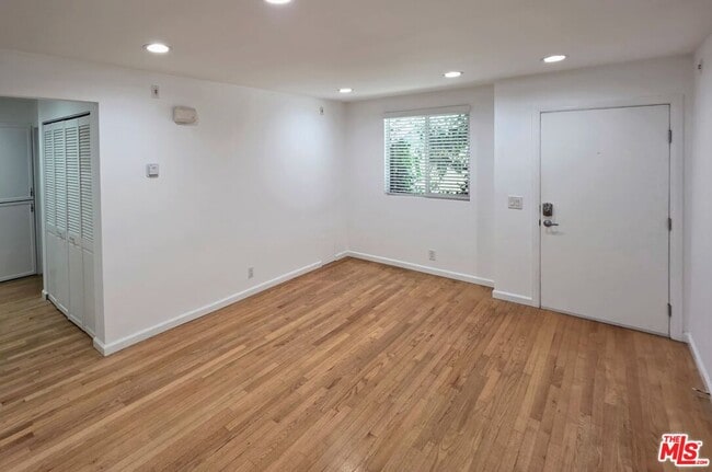 Building Photo - 1029 Pleasant View Ave