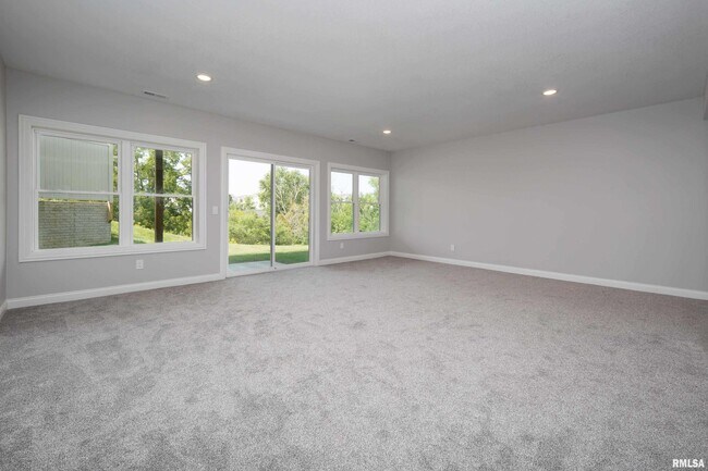 Building Photo - 5120 Pandit Dr