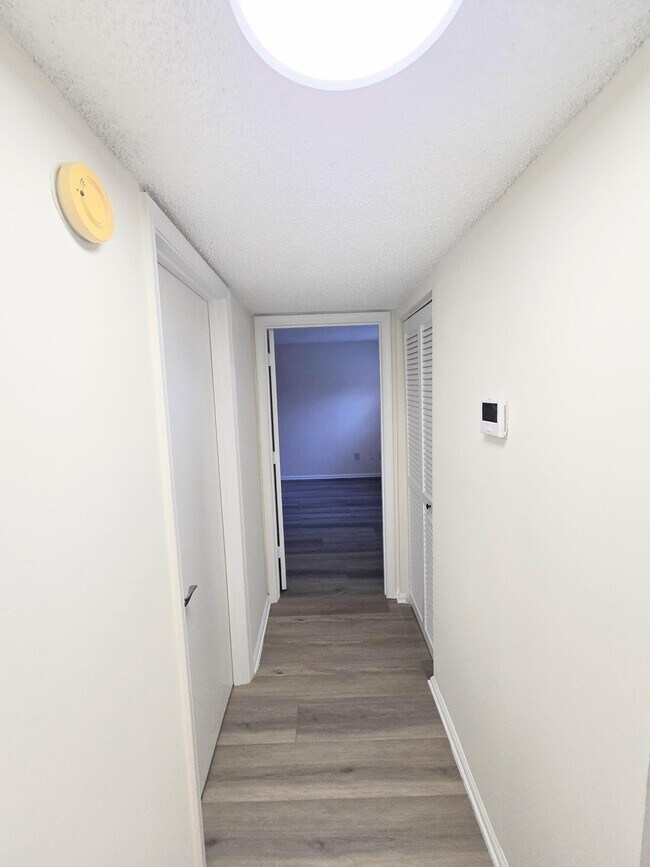 Building Photo - 1125 Crystal Way