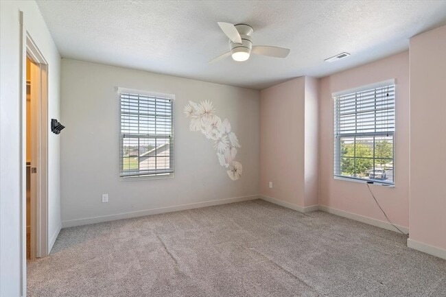 Building Photo - 1549 W 650 S