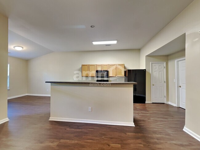 Building Photo - 12 Comesee Ct