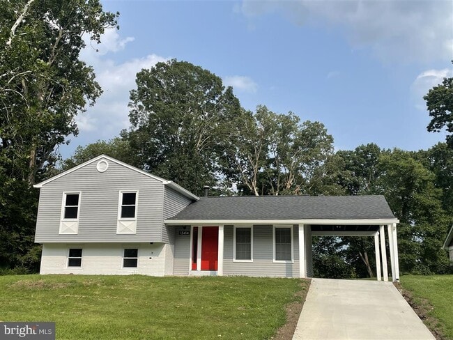 Primary Photo - 13414 Queens Ln