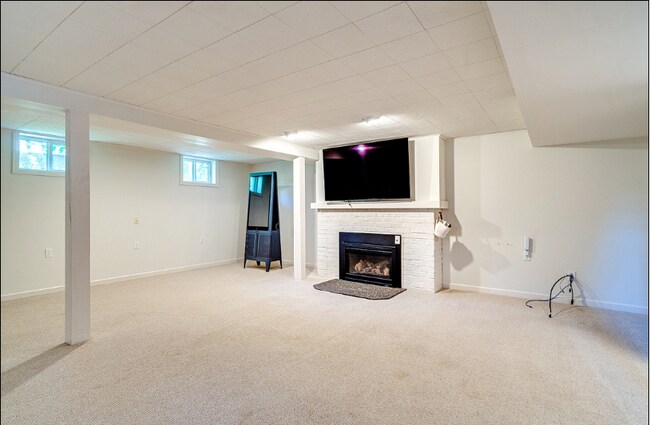 Building Photo - 616 SE Andover Pl