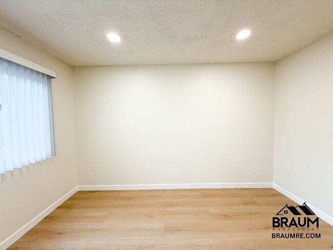 Building Photo - 4636 Laurel Canyon Blvd