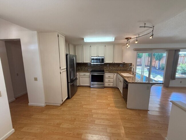 Building Photo - Modern 4 Bedroom One Story *Vacaville