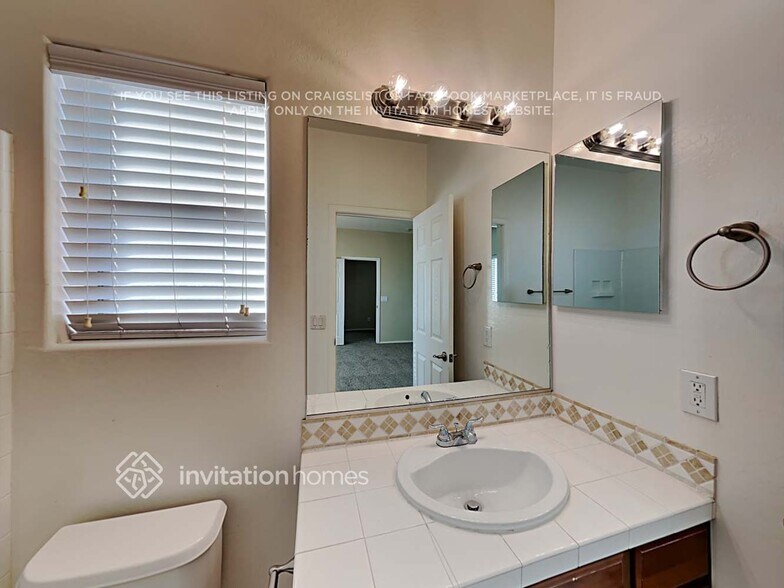 Building Photo - 10221 W Wier Ave