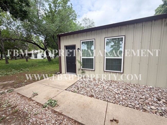Building Photo - 8712 S Fm 148