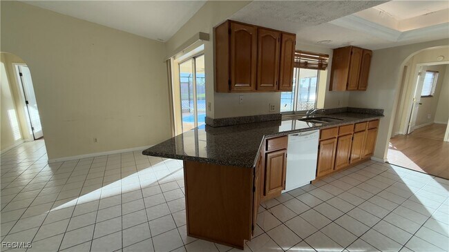 Building Photo - 516 Archer Pkwy W